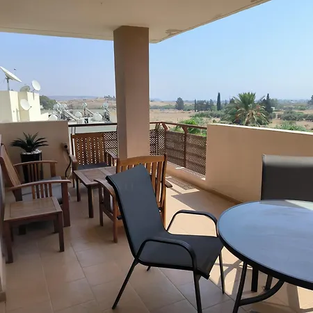Superior 1 Bed In With Communal Pool شقة فوروكليني